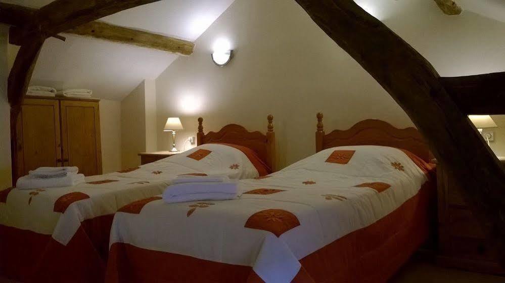 Ancienne Ecole Bed & Breakfast Cazaux-Villecomtal Exterior photo